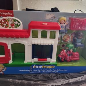 FISHER PRICE WE DELIVER PIZZA LITTLE PEOPLE. NEW